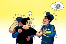 신고받고 출동한 경찰관들 뺨 때린 '만취' 소방관...벌금형