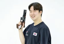'파리 銀 아내 이어 남편은 AG 金金' 김예지 남편 이건혁, 하루에 금메달 2개 쐈다! 25m 속사권총 개인전·단체전 석권 [아이치 나고야 AG]
