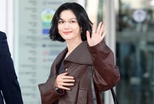 찰스앤키스, 김유정 공항패션에 가을 무드 더했다