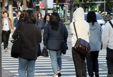 "생각보다 너무 추워" 목도리·패딩 등장…'겉옷 챙기세요' 당분간 쌀쌀