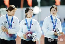 '올림픽 10연패인데' 흔들리는 한국 양궁, 女 단체전 8연패 무산 "전체적으로 아쉬웠다" 탄식... 혼성전도 銅 [아이치 나고야 AG]