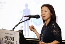 [사진]기조강연 하는 김현정 대한디지털헬스학회 이사장