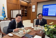 李대통령 "정청래 전 대표, 내란의 밤 싸워온 동지…오해·곡해 마시라"
