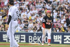 대박 '9회 환상 스퀴즈' KIA, '왜' LG는 놔두지 않았나... 마침내 3위 '1G차' 맹추격! 가을야구 준PO 이제 모른다 [잠실 현장리뷰]