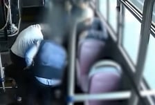 심폐소생술 배운 날, 생명 살렸다...버스 승객 쓰러지자 달려간 고교생[영상]