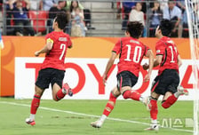 "日 또 무너뜨렸다!" 韓 남자축구 사상 첫 AG 4연패... 엄지성 결승골로 일본 안방서 '금빛 포효' [아이치 나고야 AG]