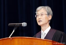 조희대 국감 불출석에 들끓는 與..."말 바꿔...사퇴하라"