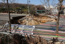 [단독]"싱크홀, 내비에 연계" 대통령에 보고했는데… 표출된 사고 '0건'