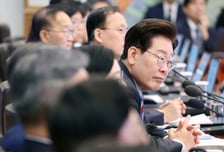 李대통령 "정부 차원 속도전…서울 수도권 인허가 급증 중"