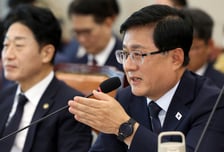 "전기본 위원 명단 왜 공개 안하나" 야당 집중 공세…기후장관 "민원 때문"