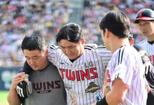 '부축 받고 나왔는데' 오지환 부상 투혼 고집, "사실 반깁스 해야하지만" 무릎 인대 손상에도 시즌 완주 의지 [잠실 현장]