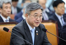 윤호중 장관, '지방 몫 교부 후 적립' 제안에 "상당히 흥미 있어"