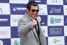김보성, 군대 안 간 이유 있었다…"시각장애 6급" 복지카드 공개