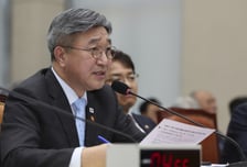 윤호중 "윤석열 검찰처럼 수사권 남용 땐 지휘권 가차 없이 행사"