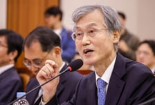 조희대 대법원장 "대법원 온전 구성 갖추도록 노력할 것"