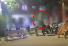 [영상] 한국 법이 우습나?...외국인들 어린이공원서 '쇠파이프' 난투극