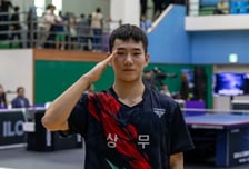 '예선 탈락→첫 우승' 21세 상무 길민석 대반전! 조대성 꺾고 KTTP 프로리그 남자 단식 제패 "아빠 고맙고, 엄마 사랑해"