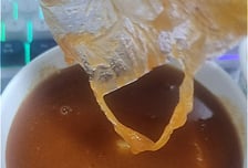 "떡볶이 안에 비닐" 환불 요구..."회수하겠다" 말에 잠수탄 손님
