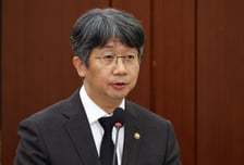'코로나 백신 피해보상' 5054건…질병청장 "심의 속도 높일 것"