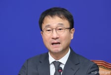 與, 故노무현 '조롱 발언' 김태규 의원에 "수준 낮다, 퇴출해야"