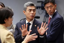 강신철 "병역특례 궁극적으로 폐지"…여야는 지뢰사고 책임공방