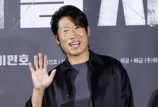 유해진은 유해진…'암살자(들)' 논란에도 부일영화상 남우주연상