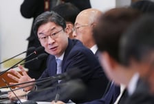 이억원 위원장 "보안 전제로 망분리 규제 해제…가계부채 엄격 관리"