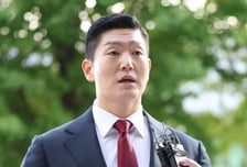 '김재섭 경찰 소환일 논란' 與野 정무위 또 충돌…유동수 중재로 일단락