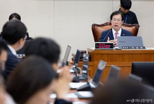 소아과 의사 채용률 '0%'…"3배 짠 보수, 누가 남나" 지역 국립대병원 현실