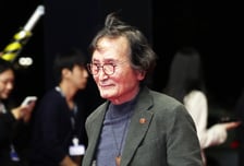 '암살자(들)' 논란에 영화인 20여명 뭉쳤다…"정쟁 도구 삼지 마라"