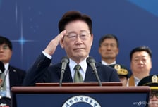 李대통령, 극초음속 활공비행체 최초 시험발사 성공에 "우리 안보 지키는 전략자산"