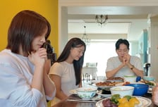 며느리보다 수양딸 챙겨?…'박위 가족' 송지은·윤소희 차별 의혹