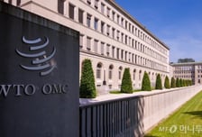 전쟁 여파에도…WTO, 올해 세계 무역성장률 1.9→3.9% 상향