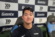 "레이예스 내일 4개 쳐야죠" 벼랑 끝 LG 살린 데뷔 첫 5안타! 문정빈, 이제는 '롯데만' 응원한다 [부산 현장]