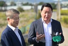 '최태원 광주 방문' 여야 공방..."국회를 와야" VS "기업인 협박하나"