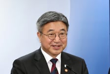 윤호중 장관, 임은정 감찰 지시 공문 시행…"품위에 걸맞지 않는 행동"