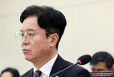 젠틀몬스터 과로 논란에 노동장관 사과…"청년 일터 공짜노동 근절"