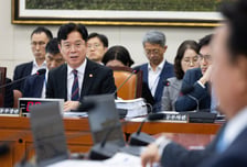 노동장관 "정년연장, 연내 꼭 처리돼야…정부안 곧 밝힐 것"