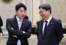 대통령 신뢰를 성과로…클린턴·레이건·트럼프 비서실장의 공통점