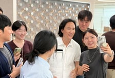 조현범, '바텀업 혁신' 강조.."구성원이 문제 찾고 해결해 나가야"