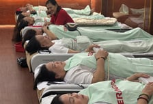 450만원 K의료기기 체험 '오픈런'..."너무 시원해" 베트남 고객 반했다