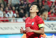 손흥민 '라스트 댄스' 삼킨 전쟁 공포... 사우디 아시안컵 파행 위기, AFC 회장이 직접 "1년 연기 검토"