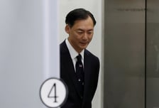 '李 대통령 명예훼손' 모스탄 첫 재판..."한국, 재판관할권 없다"