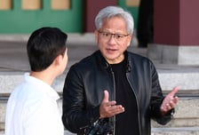 "이 또한 지나가라"...젠슨 황, 나스닥 폭락에도 AI 낙관론