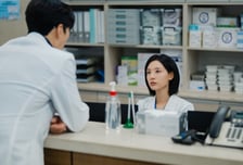 '닥터X' 김지원, 친절 미소 장승조에 철벽 모드 발동