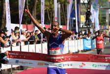 42.195km 달리고 '불과 3초 차' 대접전, 경주국제마라톤 혈투 끝 벌어졌다! 김홍민·김가이 국내 정상