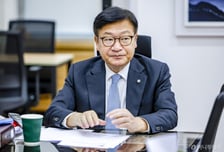 반환점 돈 국감…정점식 "민주당, 핵심 증인 막고 '탄핵'만 외쳐"
