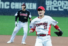 KIA '이 투수' 몸값 더 폭등한다→근데 왜 사령탑은 "미안합니다, 미안합니다" 말했나 [준PO2 현장]