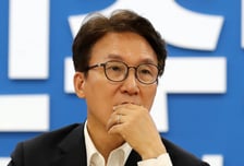 與野, 국감 반환점 '조희대 탄핵' 충돌…민주당 압박한 조국