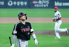 [포토] '8회초 삼진으로 물러나는' 이재원